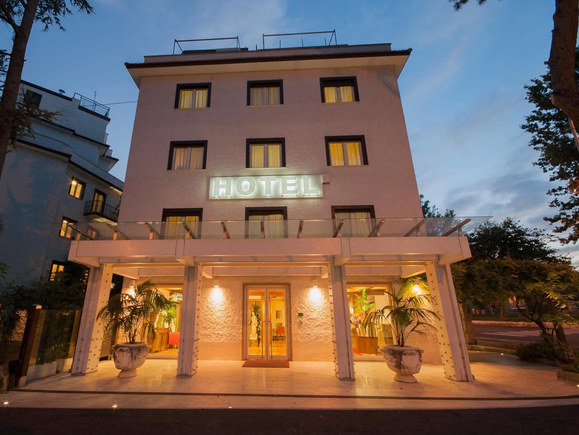 Hotel La Pergola Rom Eksteriør billede